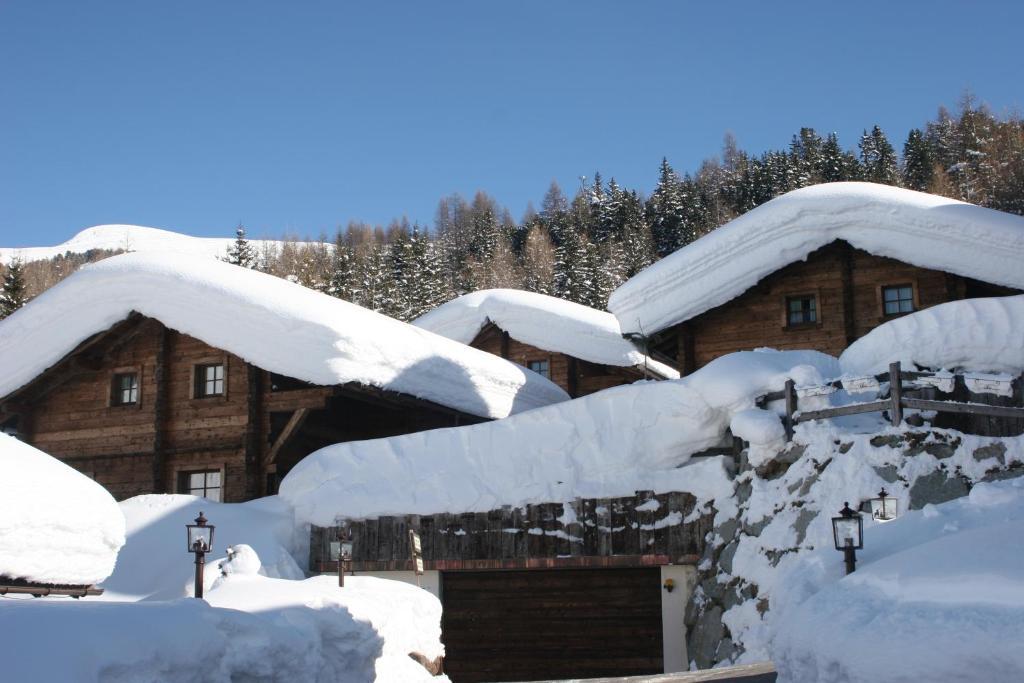 Park Chalet Village Livigno Extérieur photo